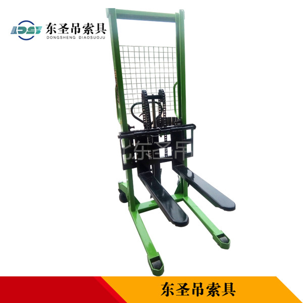 前移式手動液壓堆高車可作為組合工具使用,你可知？--河北東圣吊索具制造有限公司--液壓堆高車|手動叉車|小型攪拌機(jī)|石材夾具